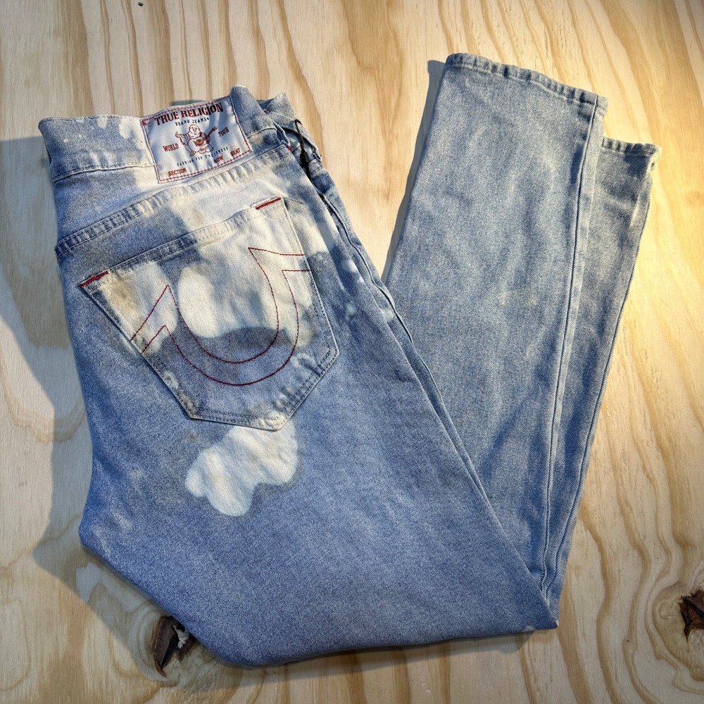 True Religion Rocco Relaxed Skinny Light Wash Bleach Cloud Jeans 33